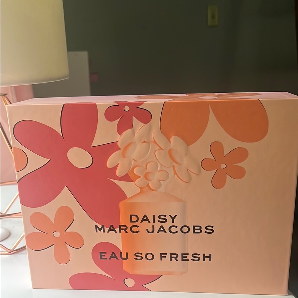 Daisy Marc Jacobs Eau So Fresh Decorative Gift Box